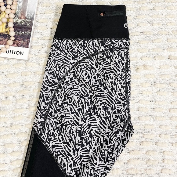 Lululemon Women’s 8 Run - Picture 4 of 9